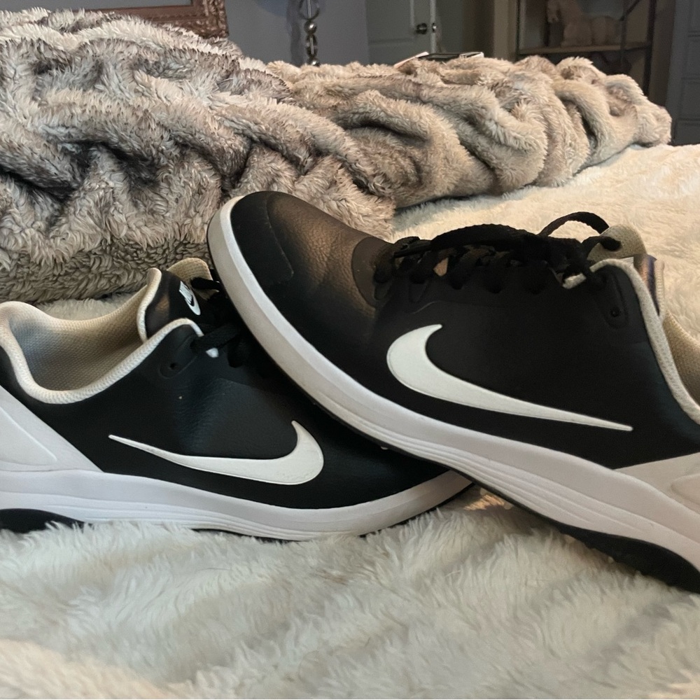 Nike Black and White Golf shoes Sneakers